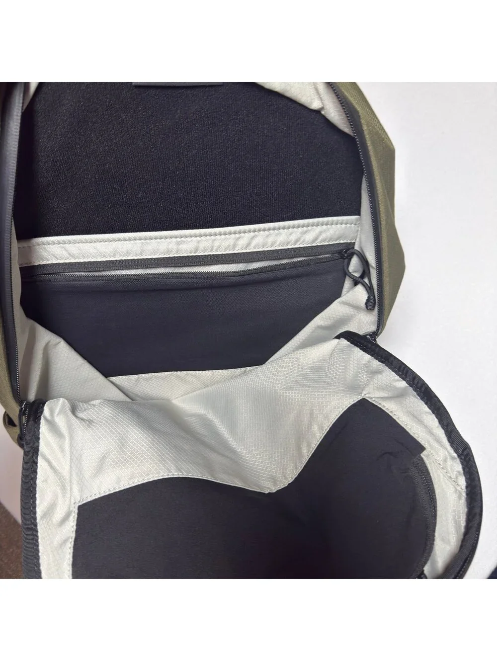 ALPAKA Bravo Backpack 23L Green Axoflux 400D Laptop Travel Backpack NWT